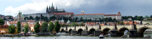 Prag mit Hradschin und Karlsbrücke