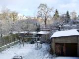 Hinterhof mit Schnee